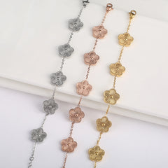 Elegant minimalist four leaf clover fashion bracelet
