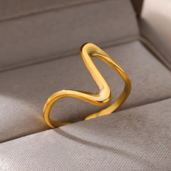 Lightweight stainless steel gold wave ring for women