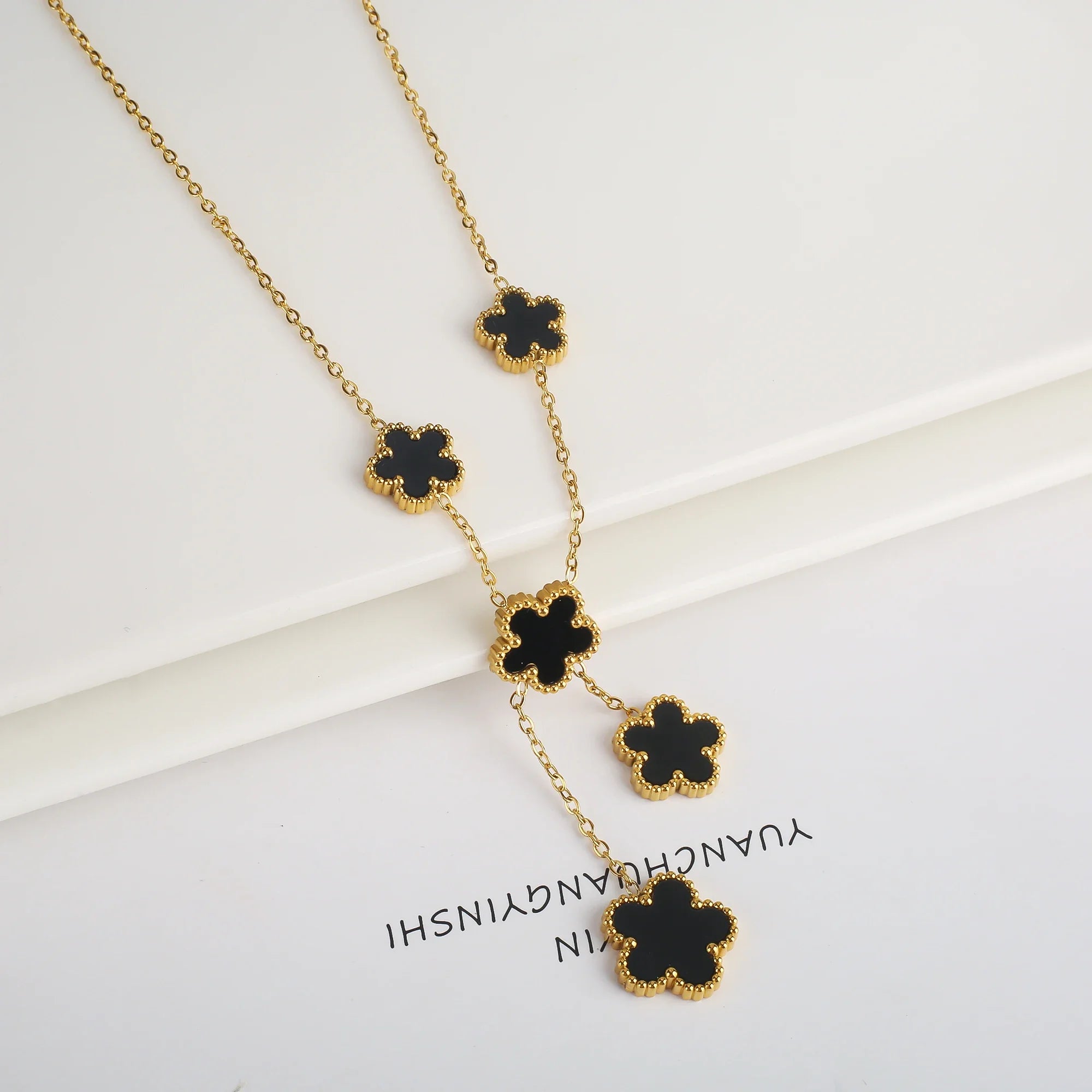 Elegant minimalist four leaf clover fashion bracelet
