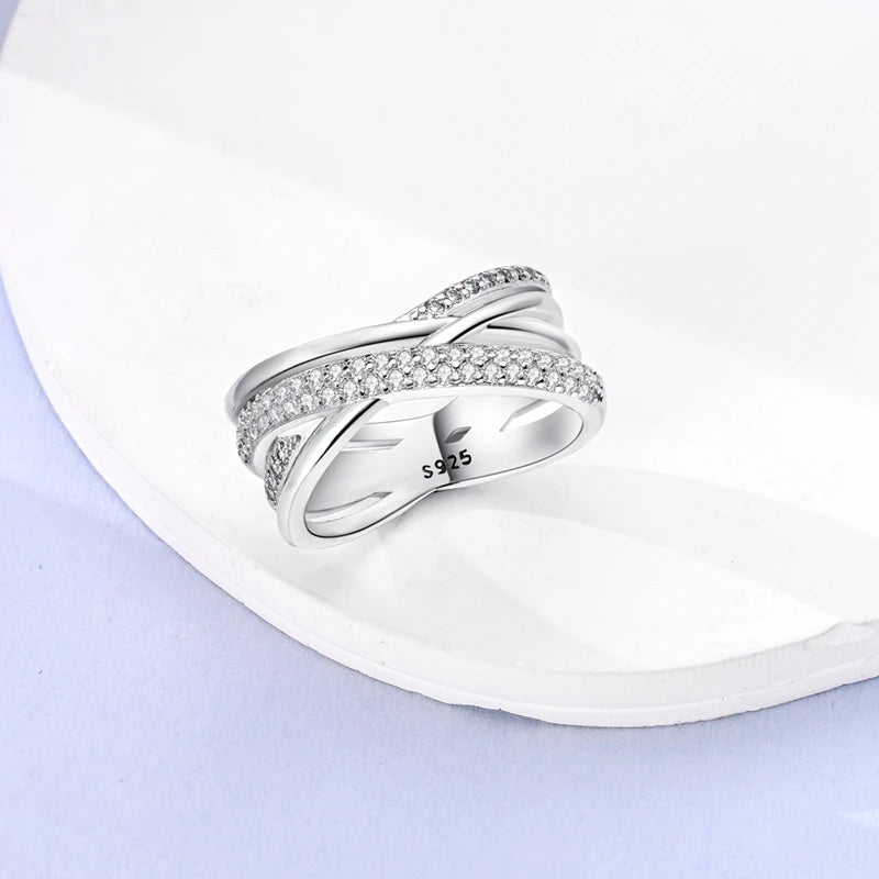 Modern star inspired zircon ring in 925 silver