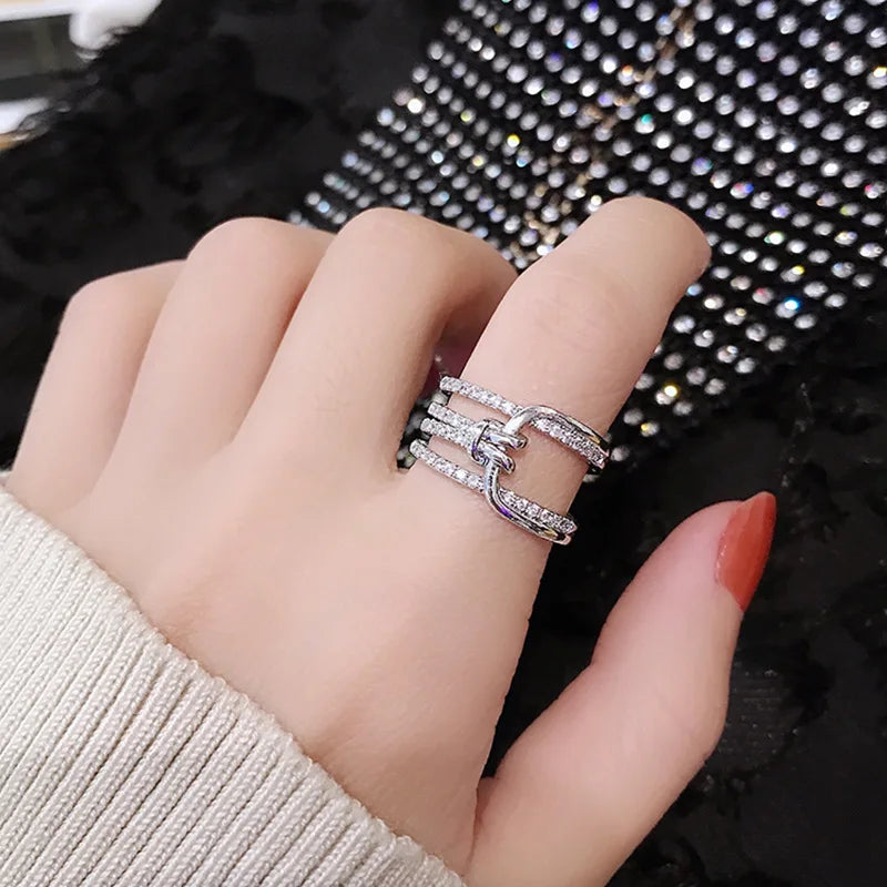 Women’s nature inspired gold plated fashion ring
