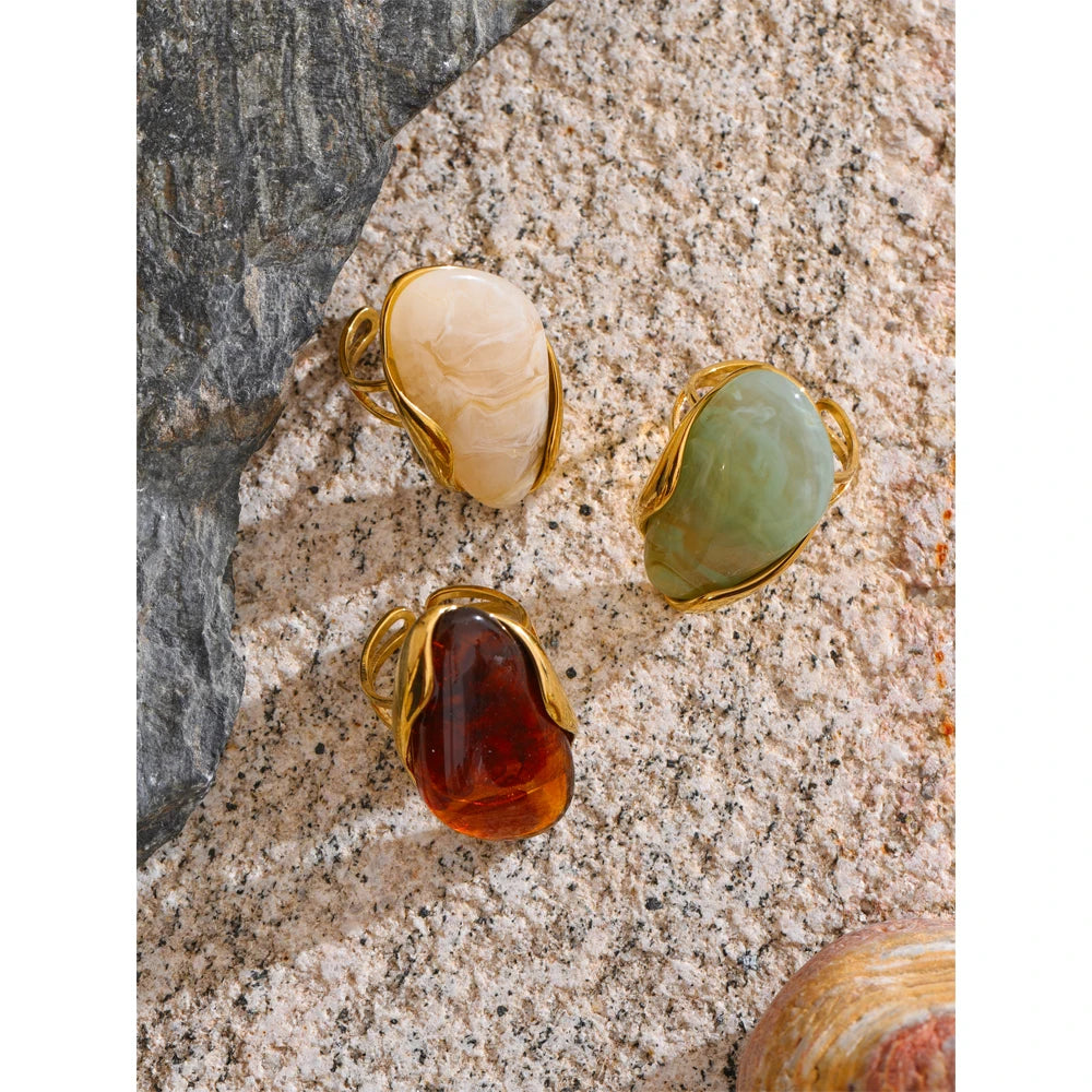 Geometric resin adjustable ring in gold stainless steel
