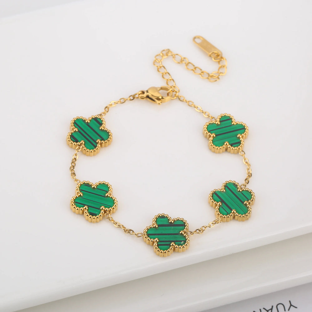 Elegant minimalist four leaf clover fashion bracelet
