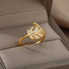 Women’s nature inspired gold plated fashion ring
