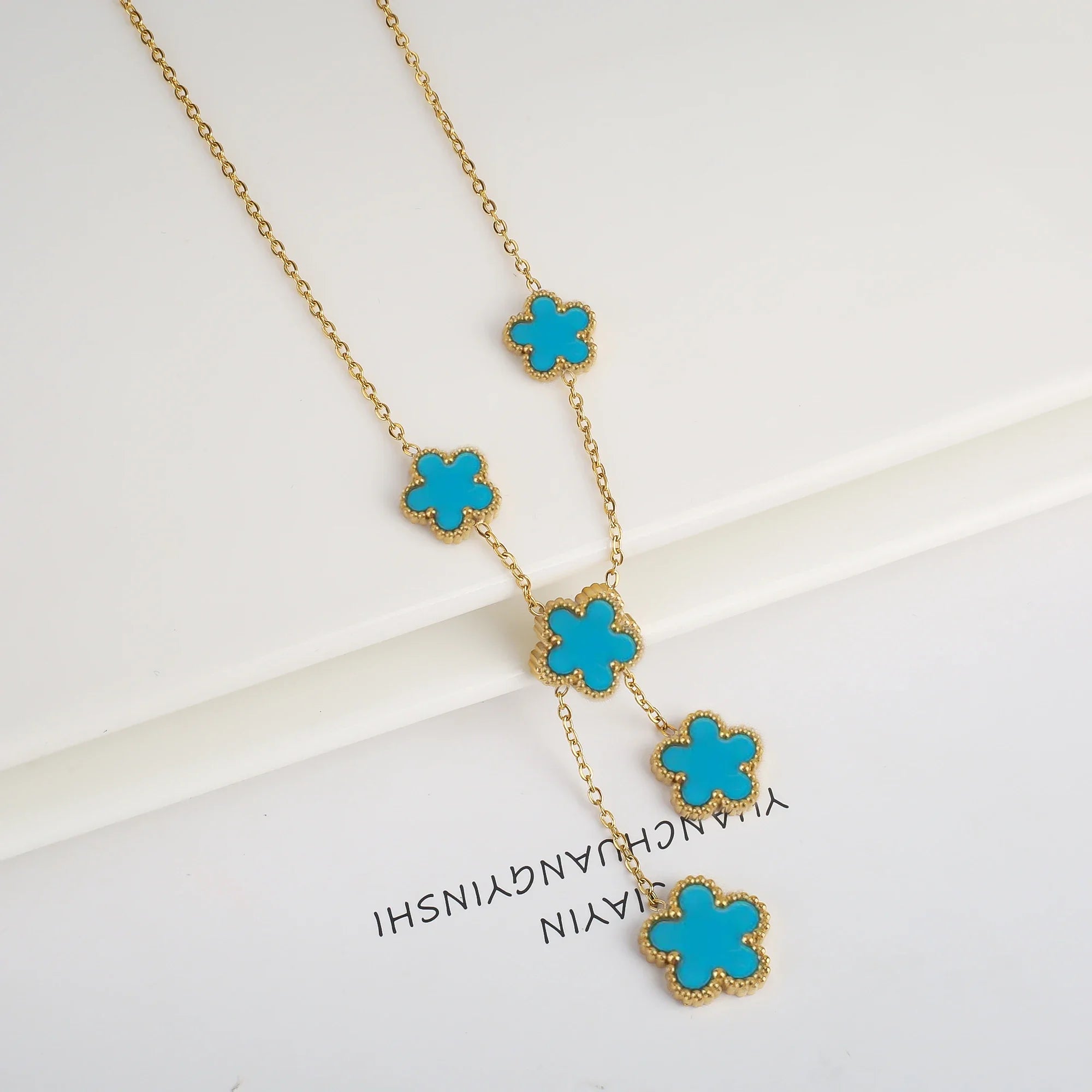 Elegant minimalist four leaf clover fashion bracelet
