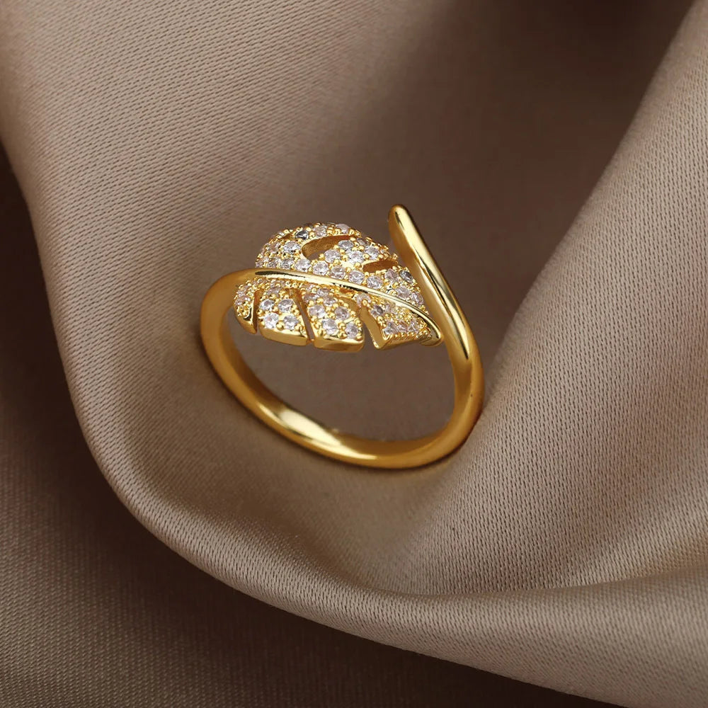 Stylish palm leaf zircon ring for everyday wear
